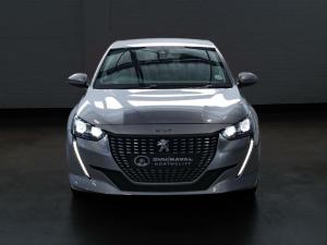 Peugeot 208 1.2T Allure manual - Image 3