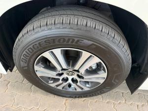 Toyota Quantum 2.8 SLWB bus 14-seater GL auto - Image 19