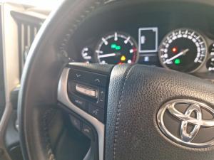Toyota Land Cruiser 200 4.5D-4D V8 VX-R - Image 9