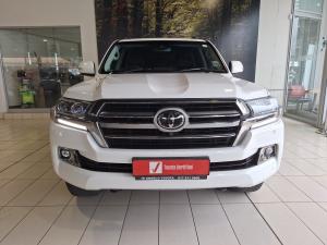 Toyota Land Cruiser 200 4.5D-4D V8 VX-R - Image 4