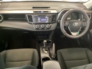 Toyota RAV4 2.0 GX auto - Image 6