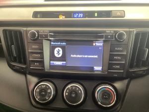 Toyota RAV4 2.0 GX auto - Image 10