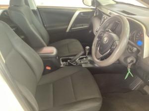Toyota RAV4 2.0 GX auto - Image 11