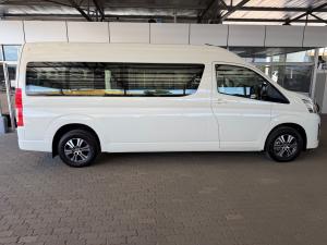 Toyota Quantum 2.8 SLWB bus 14-seater GL auto - Image 3