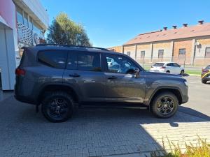 Toyota Land Cruiser 300 3.3D GR-Sport - Image 3
