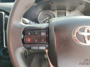 Toyota Hilux 2.4GD-6 single cab Raider manual - Image 9