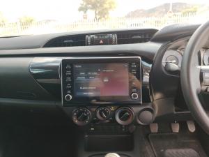 Toyota Hilux 2.4GD-6 single cab Raider manual - Image 13