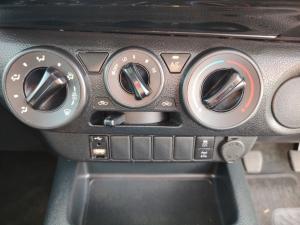 Toyota Hilux 2.4GD-6 single cab Raider manual - Image 14