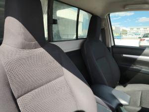 Toyota Hilux 2.4GD-6 single cab Raider manual - Image 15