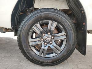 Toyota Hilux 2.4GD-6 single cab Raider manual - Image 16