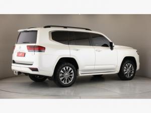 Toyota Land Cruiser 300 3.3D ZX - Image 2
