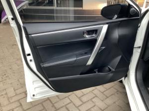 Toyota Corolla 1.8 Exclusive auto - Image 24