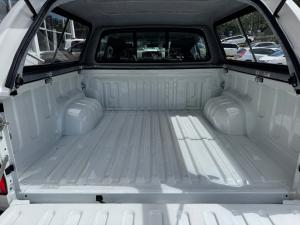 Toyota Hilux 2.4GD-6 double cab 4x4 Raider auto - Image 17