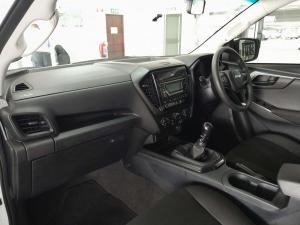 Isuzu D-MAX 1.9 Ddi L 4X4 D/C - Image 8