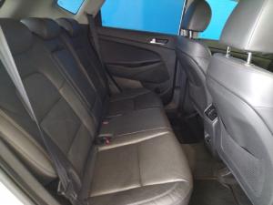 Hyundai Tucson 2.0CRDi Elite - Image 8