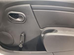 Nissan NP200 1.6i safety pack (aircon) - Image 14
