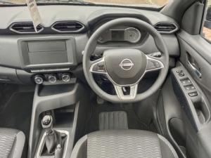 Nissan Magnite 1.0 Visia manual - Image 9