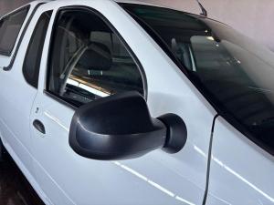 Nissan NP200 1.6i safety pack (aircon) - Image 9