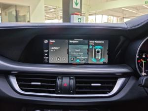 Alfa Romeo Stelvio 2.0T Veloce Q4 - Image 23
