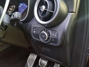 Alfa Romeo Stelvio 2.0T Veloce Q4 - Image 25