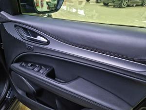 Alfa Romeo Stelvio 2.0T Veloce Q4 - Image 29