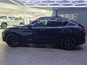 Alfa Romeo Stelvio 2.0T Veloce Q4 - Image 2
