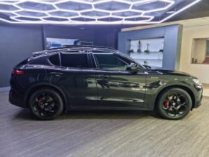 Alfa Romeo Stelvio 2.0T Veloce Q4 - Image 7