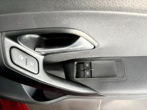 Volkswagen Polo Vivo hatch 1.4 Life - Image 10