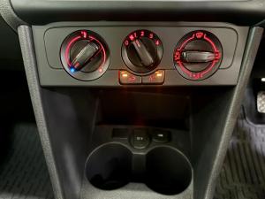 Volkswagen Polo Vivo hatch 1.4 Life - Image 7