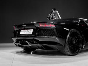 Lamborghini Aventador LP700-4 - Image 13