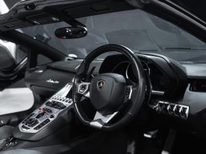 Lamborghini Aventador LP700-4 - Image 21