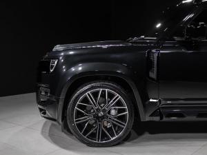 Land Rover Defender 110 D350 X-Dynamic HSE - Image 17