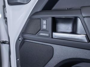 Land Rover Defender 110 D350 X-Dynamic HSE - Image 23