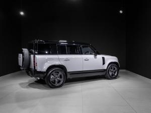 Land Rover Defender 110 D350 X-Dynamic HSE - Image 26