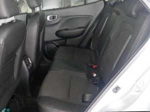 Hyundai Venue 1.0T Fluid auto - Image 15