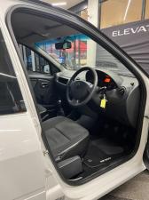 Nissan NP200 1.6i safety pack (aircon) - Image 8