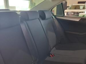 Volkswagen Jetta 1.6 Conceptline - Image 19