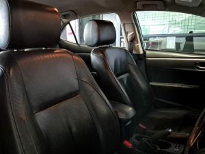 Toyota Corolla 1.8 Exclusive auto - Image 10