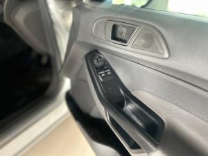 Ford Fiesta 5-door 1.4 Ambiente (aircon+audio) - Image 5
