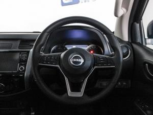Nissan Navara 2.5DDTi double cab LE Plus - Image 21