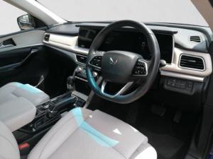 Mahindra XUV700 2.0T AX7 - Image 14