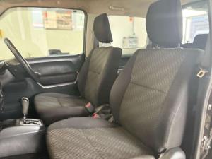 Suzuki Jimny 1.3 automatic - Image 11