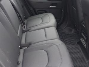 Land Rover Defender 110 D250 X-Dynamic SE - Image 14