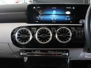 Mercedes-Benz CLA CLA200 Progressive - Image 11