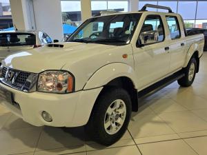 Nissan NP300 Hardbody 2.5TDi double cab 4x4 - Image 3