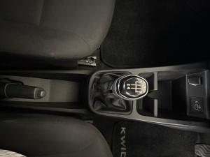 Renault Kwid 1.0 Techno manual - Image 17