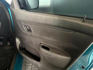 Renault Kwid 1.0 Techno manual - Image 19