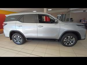 Toyota Fortuner 2.4GD-6 4x4 - Image 3