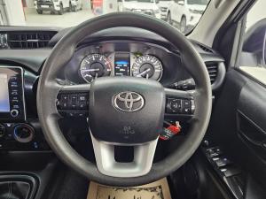 Toyota Hilux 2.4GD-6 double cab 4x4 Raider manual - Image 8