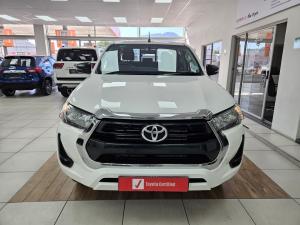 Toyota Hilux 2.4GD-6 double cab 4x4 Raider manual - Image 4